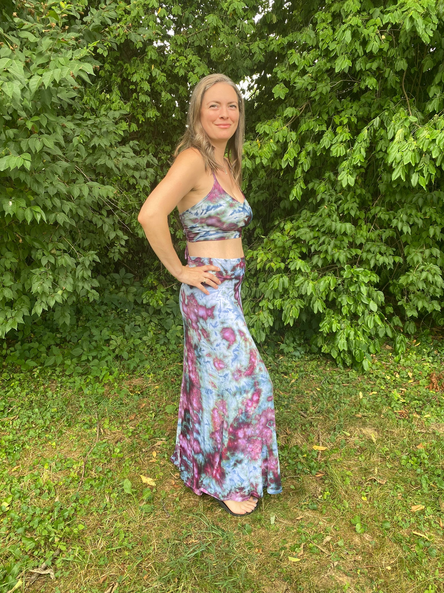 Crop top and long skirt shop xl